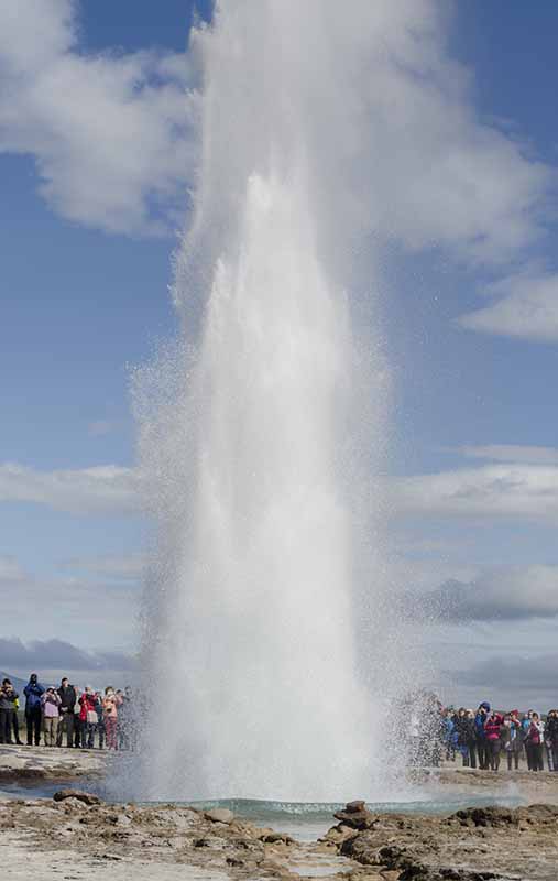 Islandia 080 - Geysir - geysir Strokkur.jpg